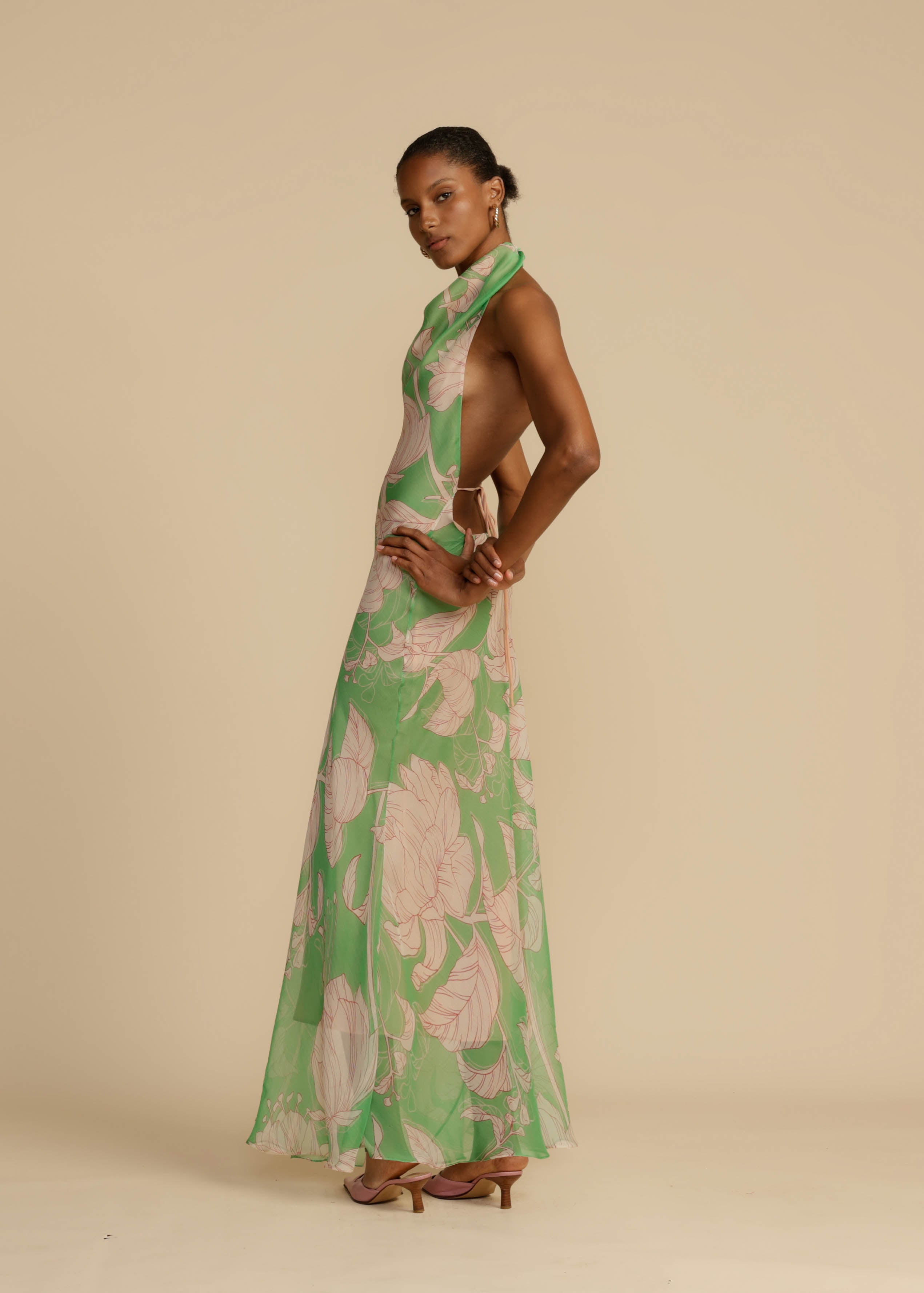 Buy Latest Dresses & Gowns Online For Women | Odhni – ODHNI
