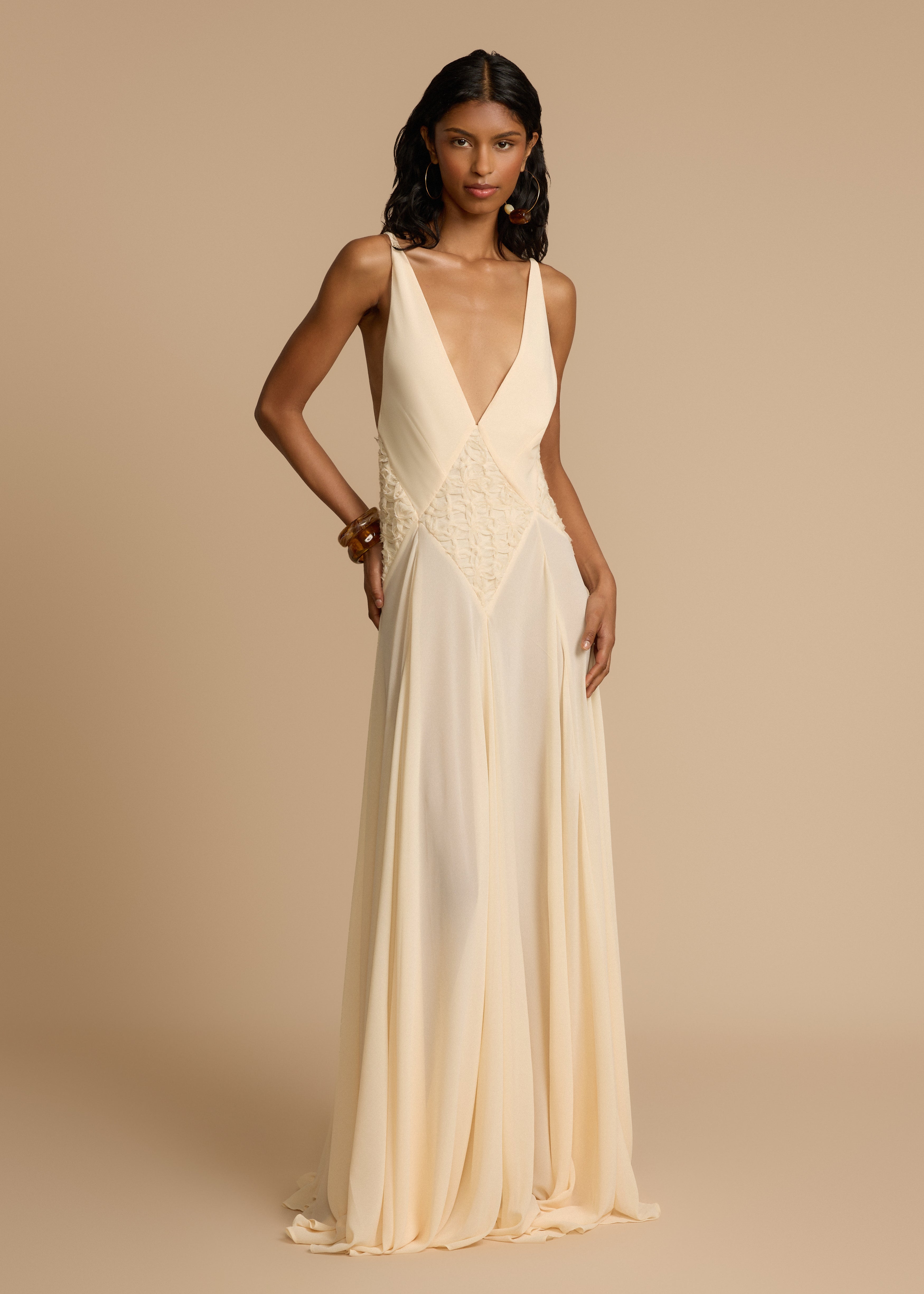 Low cut gown hotsell